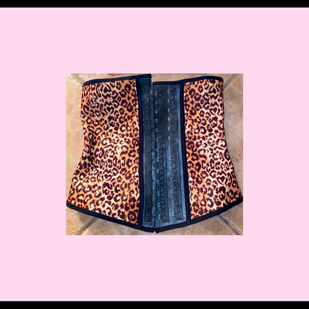 Leopard waist trainer